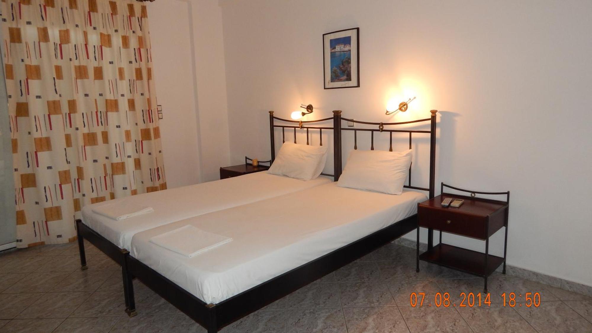 Costareli Aparthotel Fourni Ikarias Bilik gambar